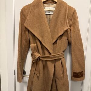 Aritzia Babaton Women's Camel Trench Coat